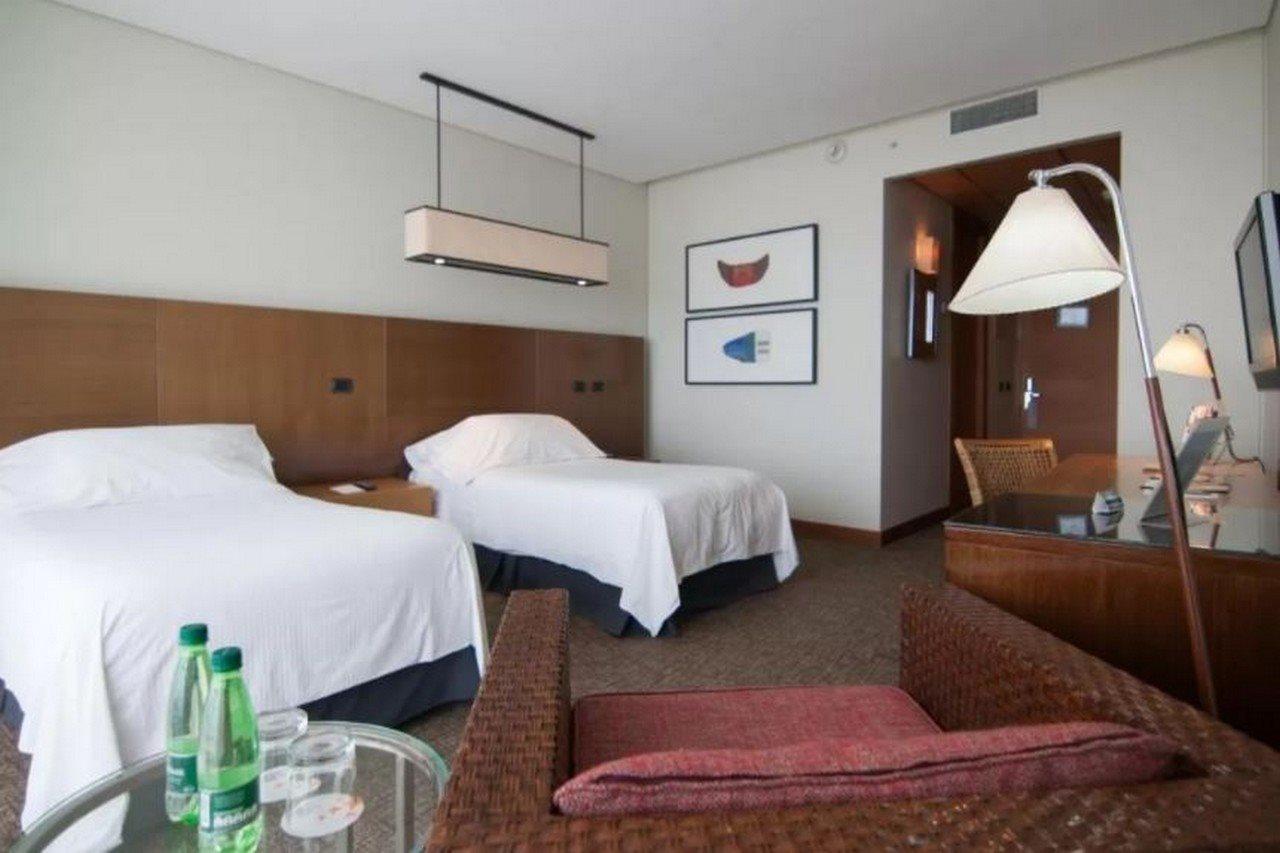 Отель Enjoy Кокимбо Экстерьер фото A room at the hotel