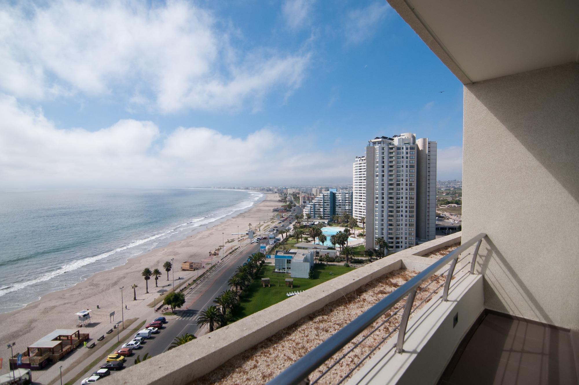 Отель Enjoy Кокимбо Экстерьер фото View of the beach from a balcony at the Shoreham Hotel