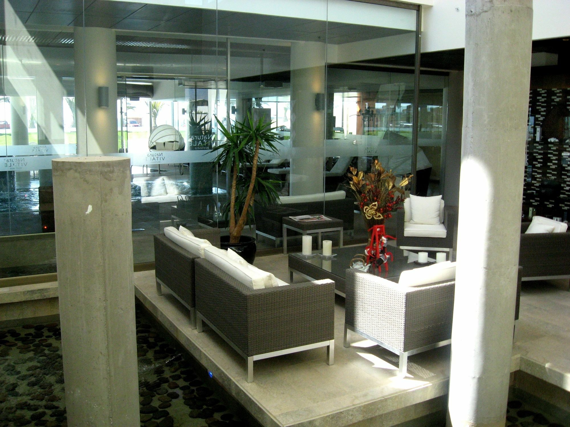 Отель Enjoy Кокимбо Экстерьер фото The interior of the airport