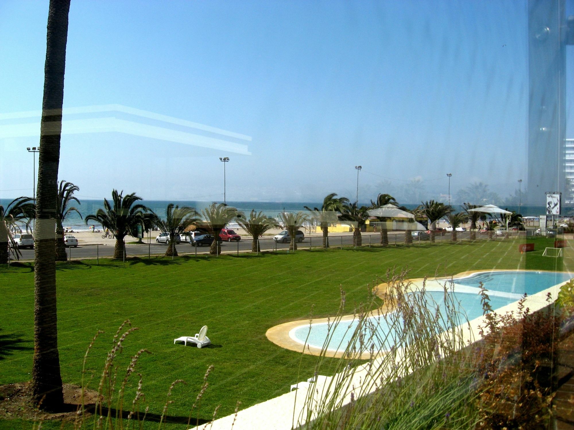 Отель Enjoy Кокимбо Экстерьер фото View of the beach from the hotel